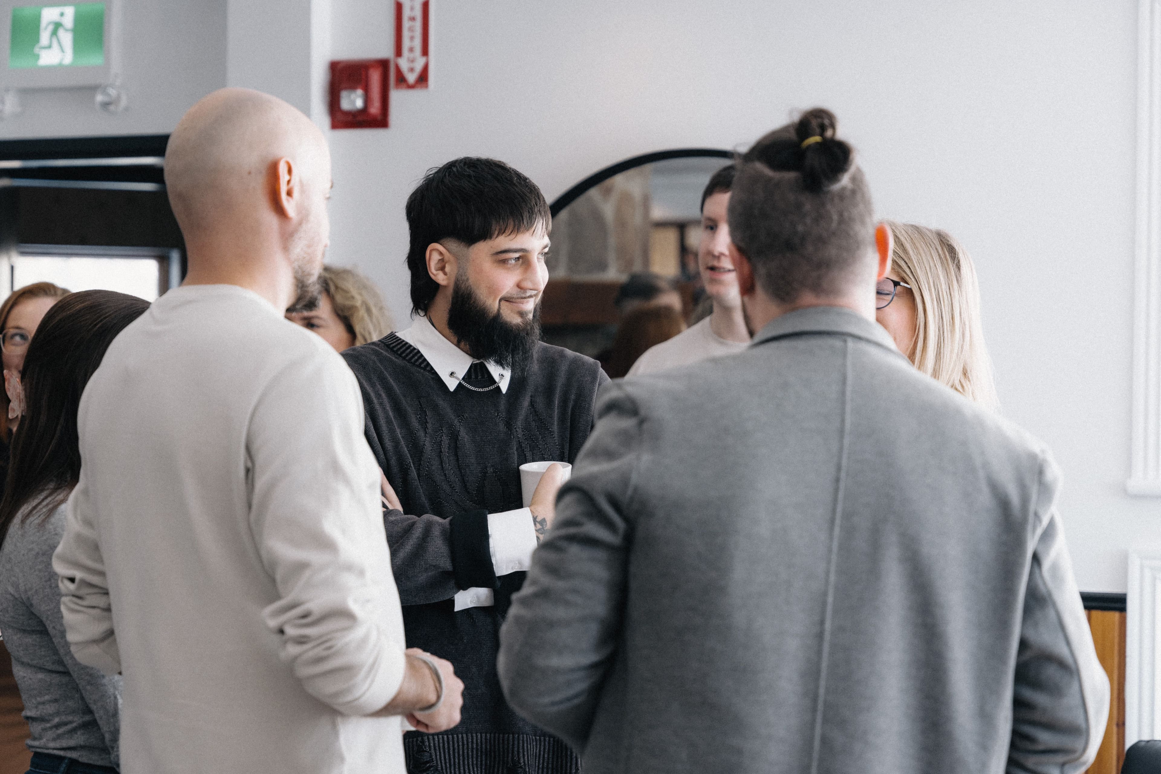 Équipe de travail en activité de team building